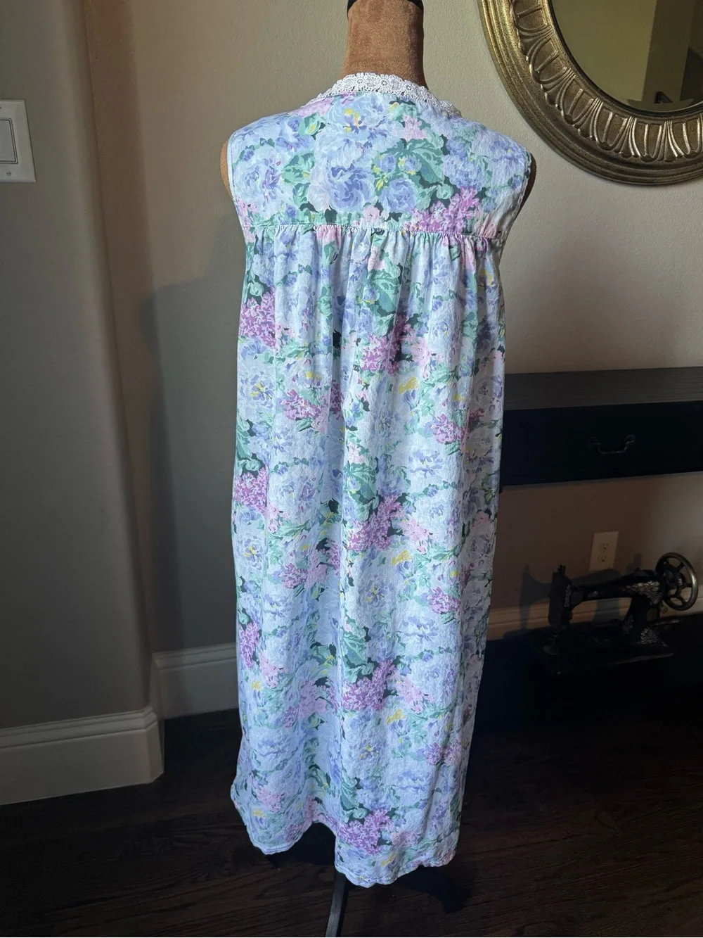 Eileen West Floral Cotton Traditional Nightgown Pintuck Lace Trim Cottagecore S